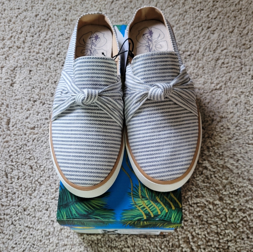 Margaritaville Striped Ladies Knotted Mule size 9